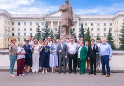 Губернатор Смоленской области Василий Анохин сегодня вручил ключи от автомобиля